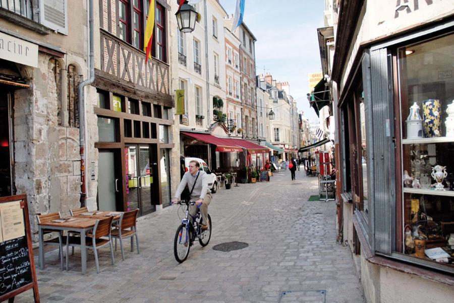 Porte Bourgogne Orléans Exteriör bild