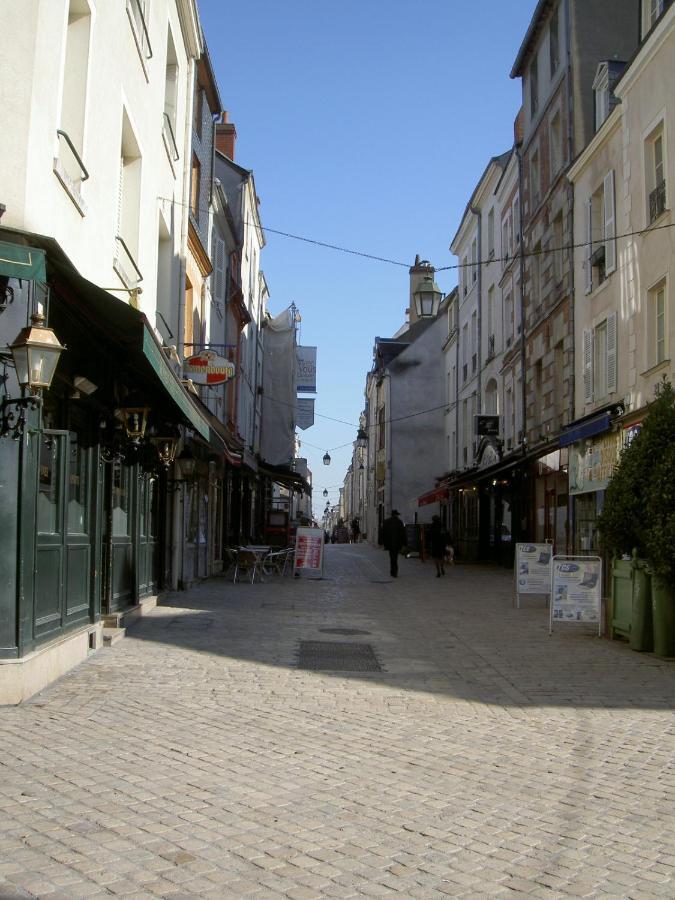 Porte Bourgogne Orléans Exteriör bild